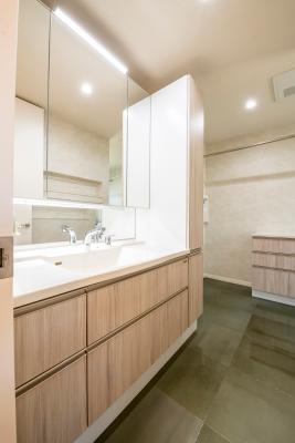 ラバトリー・洗面所：２階UT&バスルームで、家事効率UP