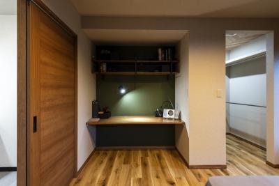 寝室、書斎：リモートワークにも対応したカウンタースペース